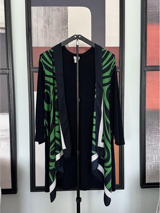 Chico's Sweaters - Chicos Travelers Scarf Print Kimono Cardigan Sz 4 Animal Green Black